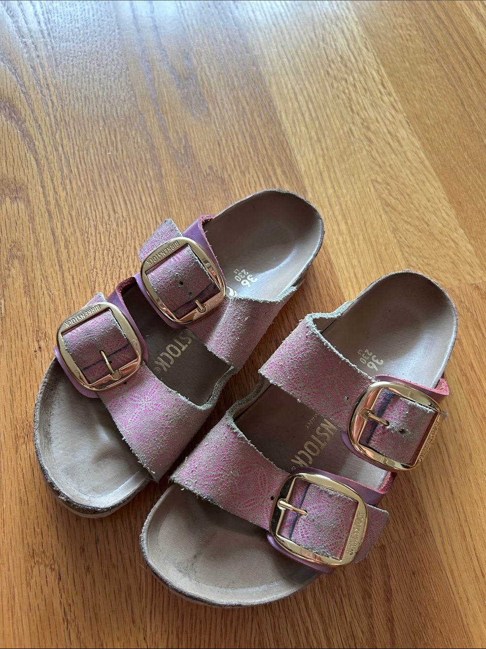 Birkenstock sandals 🍓